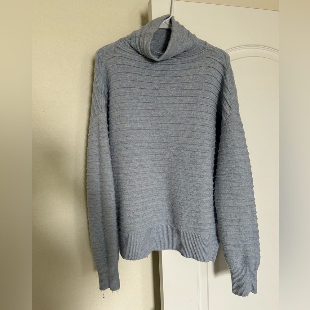 EUC Marled Blue Turtleneck Sweater